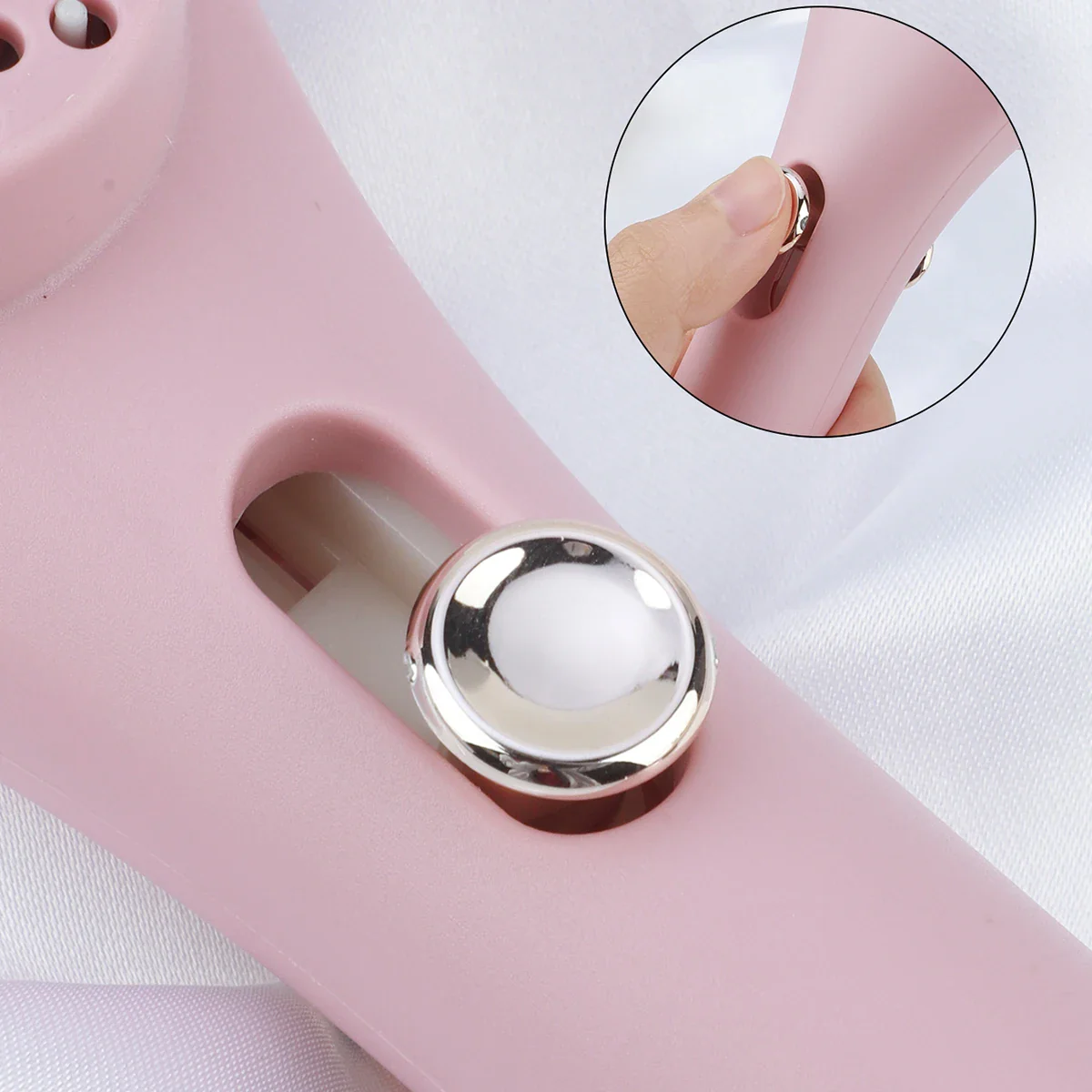 Self-Cleaning Hairbrush and Built-In Scalp Massager - Image 7